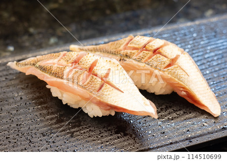 おいしい炙りカマスの握り鮨 114510699