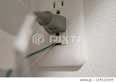 自宅のコンセントのアース線 自宅のコンセントのアース線 114511034