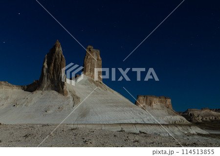 Night scene with the rock pinnacles of Bozzhira valley, Kazakhstan 114513855