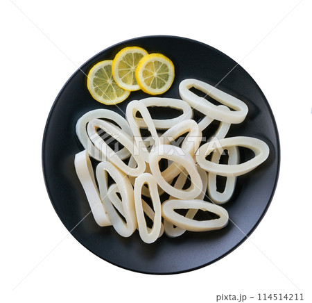 Fresh squid rings in a black plate  isolated on a white background, top view. 114514211