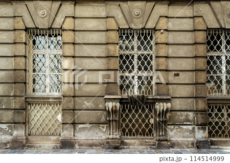 Windows with bars. 114514999