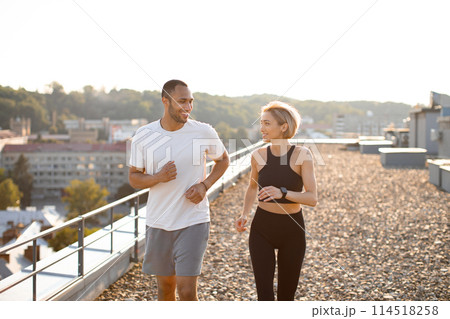 Happy sporty couple promotes healthy lifestyle. 114518258