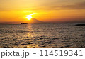 富士山に落ちる夕日 114519341