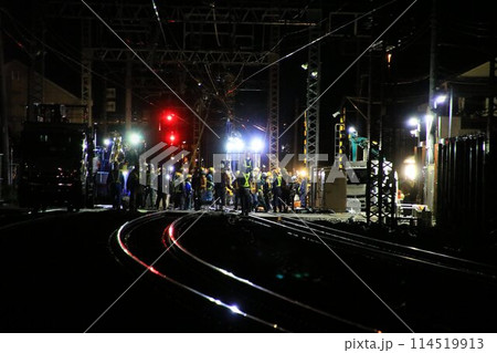 深夜の激闘… 高架化に向け線路切替工事中『春日部～北春日部駅間』上り本線 114519913