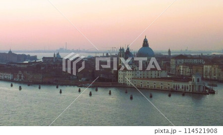 ヴェネツィアの夕暮れ ヴェネツィアの夕暮れ 114521908