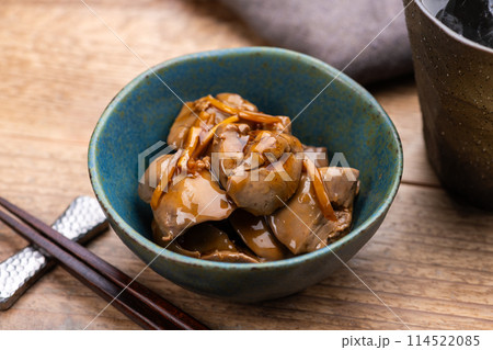 鶏レバーの甘辛煮と焼酎 114522085