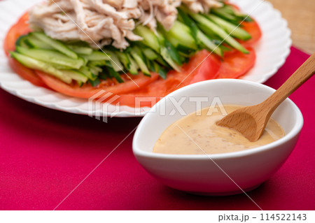 胡麻ダレと棒棒鶏（バンバンジー） 114522143