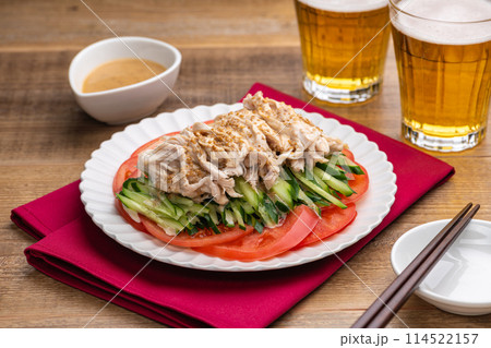 棒棒鶏(バンバンジー)とビール 棒棒鶏(バンバンジー)とビール 114522157