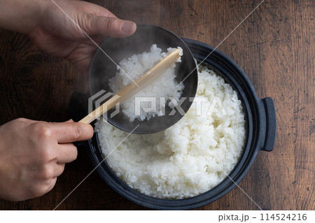 炊きたての白米 Japanese food 炊きたての白米 Japanese food 114524216
