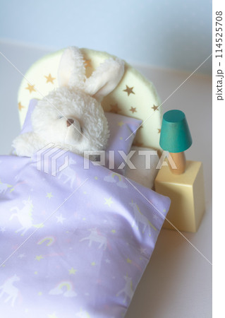 就寝・あなたの睡眠の質は？ 114525708