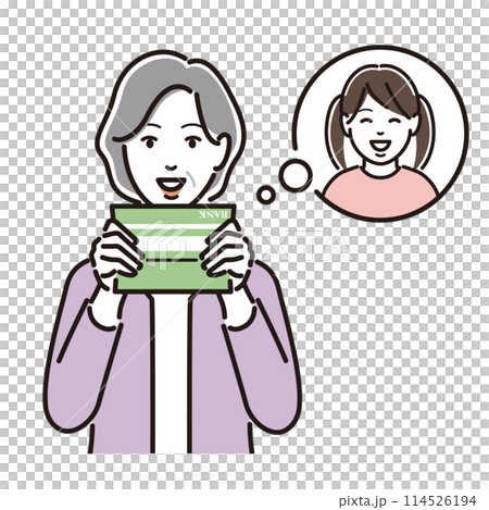 通帳を見て孫を思い浮かべるシニア女性 114526194