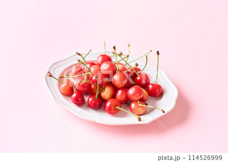 さくらんぼ（山形県産佐藤錦） 114526999