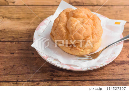 カスタードシュークリーム カスタードシュークリーム 114527397