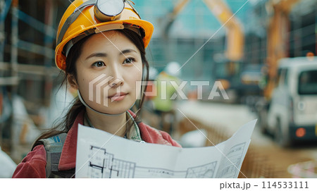 新たな高みを目指すアジア人女性技術者 114533111