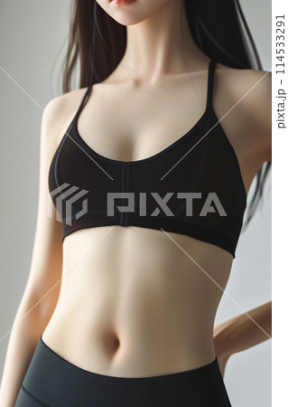 アジア人女性のウエストのクローズアップ アジア人女性のウエストのクローズアップ 114533291