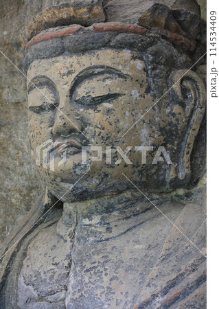 国宝臼杵石仏、古園石仏の中尊「大日如来坐像」 国宝臼杵石仏、古園石仏の中尊「大日如来坐像」 114534409