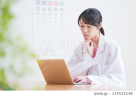 考える眼科医 114535248