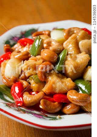鶏肉のカシューナッツ炒め 114536003