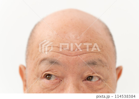 シニア男性　ビューティー　額 114538384