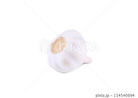Fresh garlic isolated on a white background 114540894