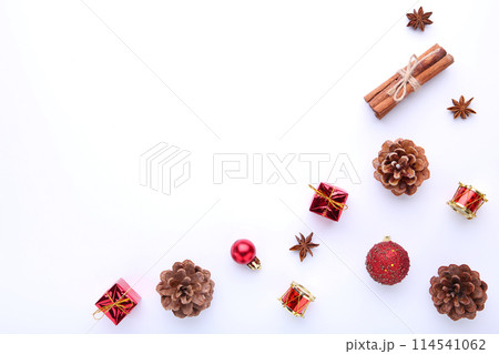 Christmas composition with pine cones and christmas decoration on white background 114541062