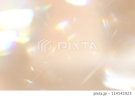 キラキラと輝く金色の閃光の背景 キラキラと輝く金色の閃光の背景 114542923