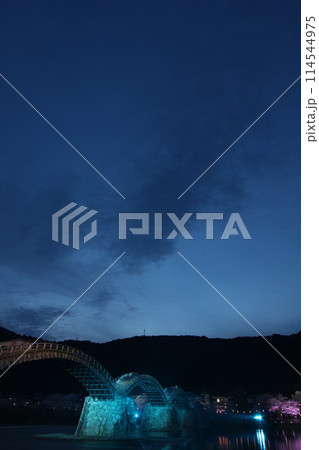 『錦帯橋と夜桜』桜 ライトアップ 山口県岩国 夜サクラ #日本観光 Kintai Bridge 『錦帯橋と夜桜』桜 ライトアップ 山口県岩国 夜サクラ #日本観光 Kintai Bridge 114544975
