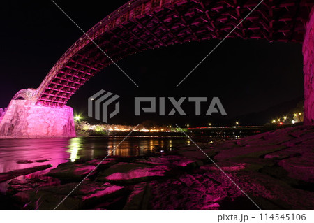 『錦帯橋と夜桜』桜 ライトアップ 山口県岩国 夜サクラ  #日本観光 Kintai Bridge   『錦帯橋と夜桜』桜 ライトアップ 山口県岩国 夜サクラ  #日本観光 Kintai Bridge   114545106