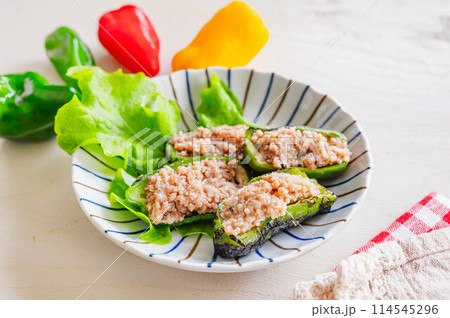 ピーマンの肉詰め 114545296