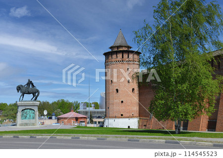 Monument to Dmitry Donskoy and Marinkin Tower in Kolomna 114545523