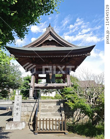 青空に映える鐘楼堂 114545529