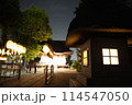 祭りの夜の神社 114547050