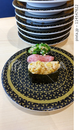 美味しそうな3種類の寿司 美味しそうな3種類の寿司 114547622