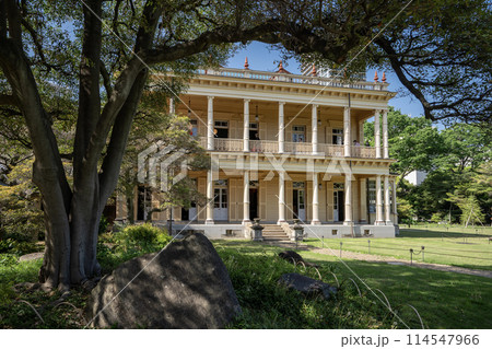 旧岩崎邸庭園 芝庭越したたずむ洋館 東京都台東区 旧岩崎邸庭園 芝庭越したたずむ洋館 東京都台東区 114547966
