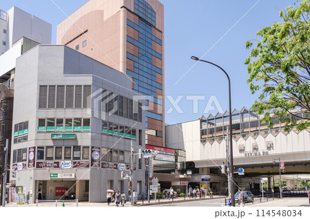 練馬駅南口前　駅舎と街並み　東京都練馬区 114548034
