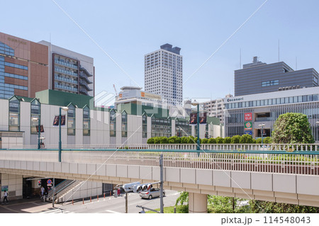 練馬駅北口前ロータリー 歩行者デッキとビル群 東京都練馬区 練馬駅北口前ロータリー 歩行者デッキとビル群 東京都練馬区 114548043