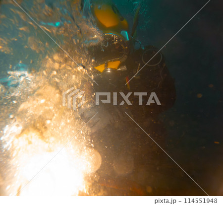 Underwater oxy-fuel in deep ocean depths Underwater oxy-fuel in deep ocean depths 114551948