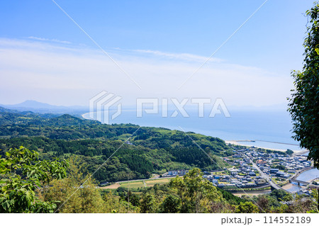 遠見番山いこいの森自然公園から見る日置市の街並み 114552189
