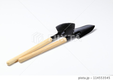 shovel or trowel, Set of gardening supplies, tools to cultivate gardens, Basic gardening tools isolated on white background. shovel or trowel, Set of gardening supplies, tools to cultivate gardens, Basic gardening tools isolated on white background. 114553545