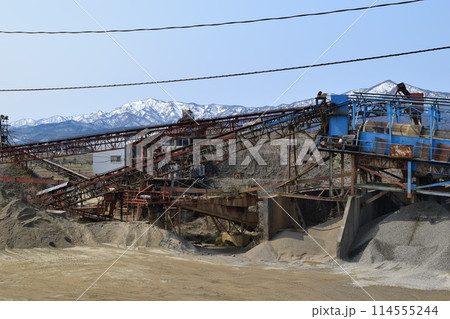 砕石工場 建設資材の生産現場 114555244