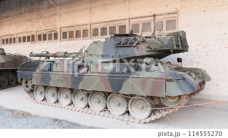 輸送状態のベルギー軍レオパルト1戦車 114555270