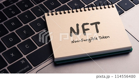 NFTという単語が書かれたノートがあります。それはアイキャッチ画像の通りです。 114556480