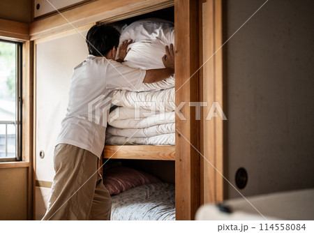 布団と押入れ 114558084