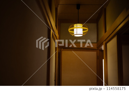 田舎での暮らし：ライフスタイルのイメージカットシリーズ 114558175