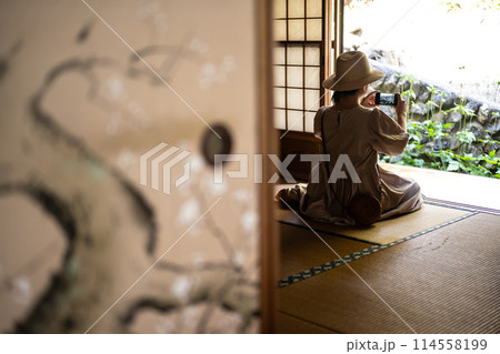 田舎での暮らし：ライフスタイルのイメージカットシリーズ 114558199