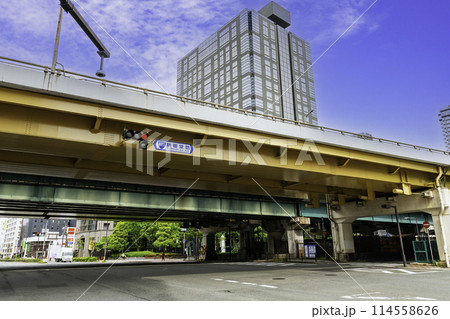 新大阪　西中島3交差点　大阪府大阪市 114558626