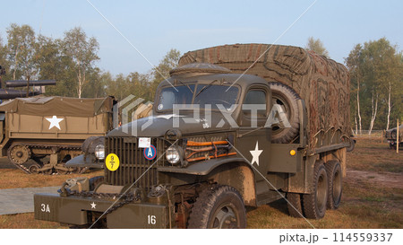 アメリカ軍2.5tカーゴトラック 114559337