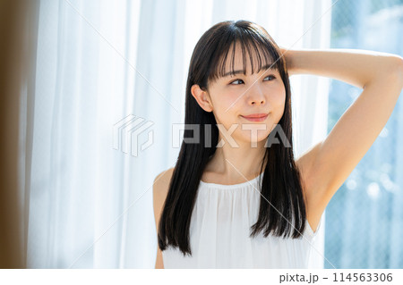 若い日本人女性の美容イメージ 114563306