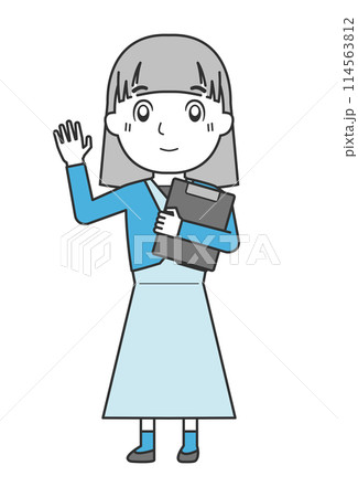 クリップファイルを持つ人物・全身・女性A 114563812