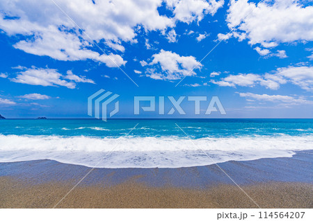 海　海岸イメージ　 114564207